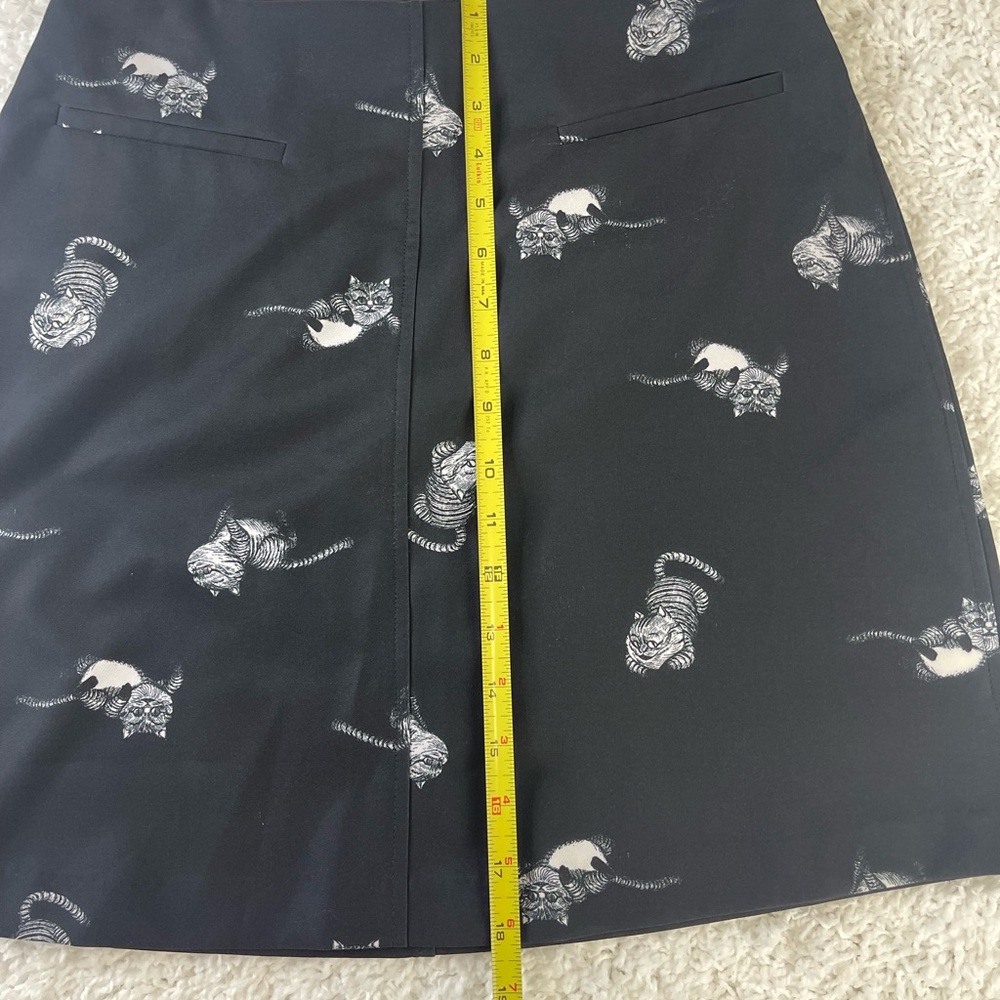 Disney Cheshire Cat Print A-line Black and White Mini Skirt - Size 2 - Picture 10 of 13